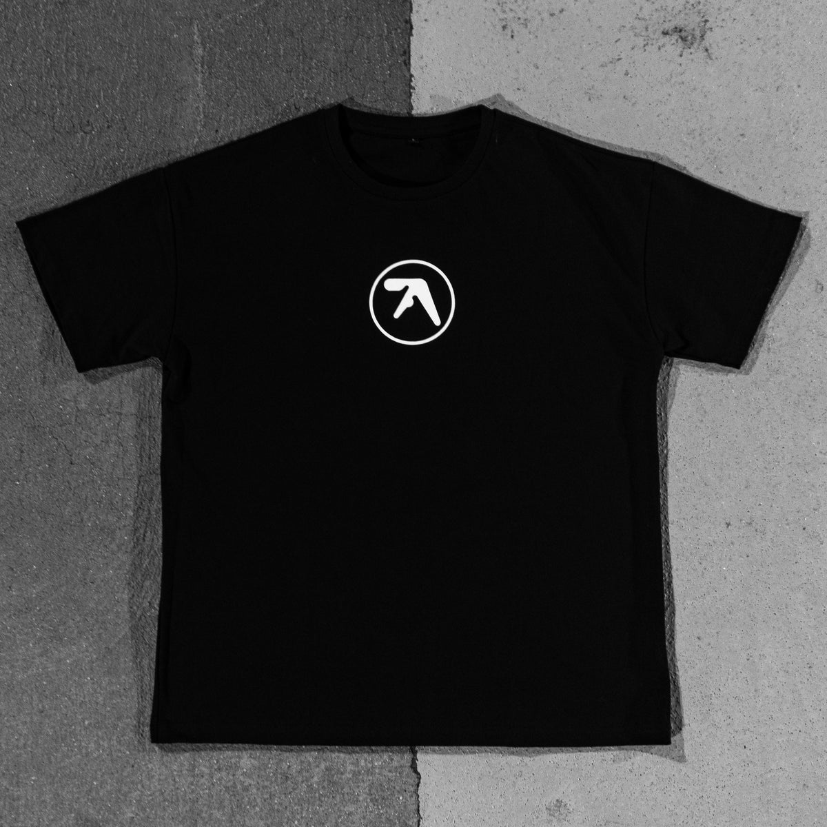 aphex twin 2000s logo tee – noise on color